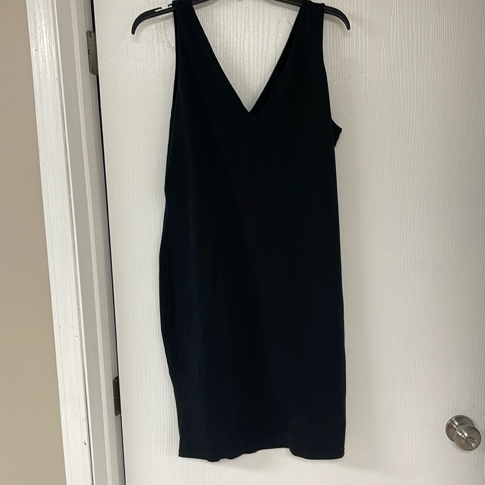 Wild Fable XL black body on dress vneck never worn like new